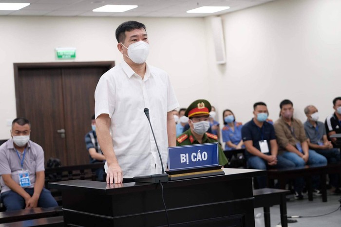 Hà Nội: Xét xử cựu đại tá Phùng Anh Lê nhận hối lộ & thả người trái pháp luật - Ảnh 1.