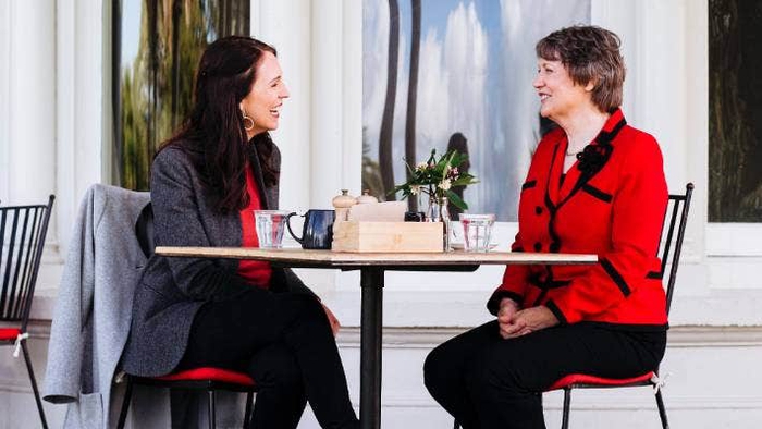 Jacinda Ardern: Nữ Thủ tướng trẻ thân thiện và luôn gần gũi với dân - Ảnh 2.