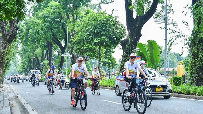 Nữ Đại sứ New Zealand chia sẻ cảm xúc khi đạp xe tại Việt Nam - Ảnh 2.