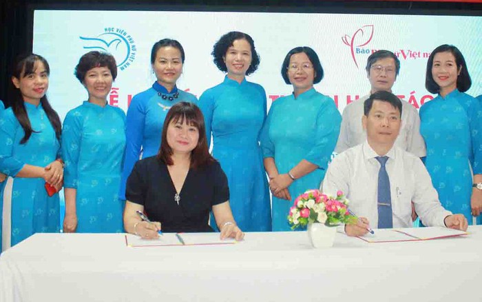 Báo Phụ nữ Việt Nam và Học viện Phụ nữ Việt Nam ký kết thỏa thuận hợp tác