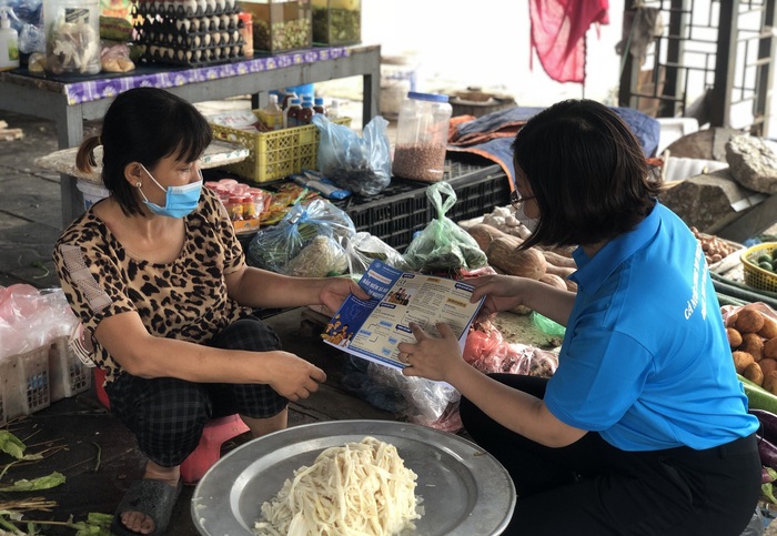 Long Biên – Hà Nội: Hộ nghèo, cận nghèo được hỗ trợ 100% tiền đóng khi tham gia BHXH tự nguyện - Ảnh 2.