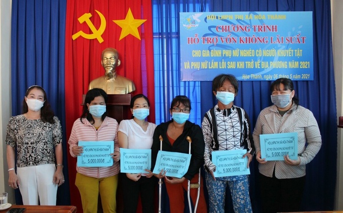  Tây Ninh: Người phụ nữ hết lòng với công tác từ thiện  - Ảnh 3.