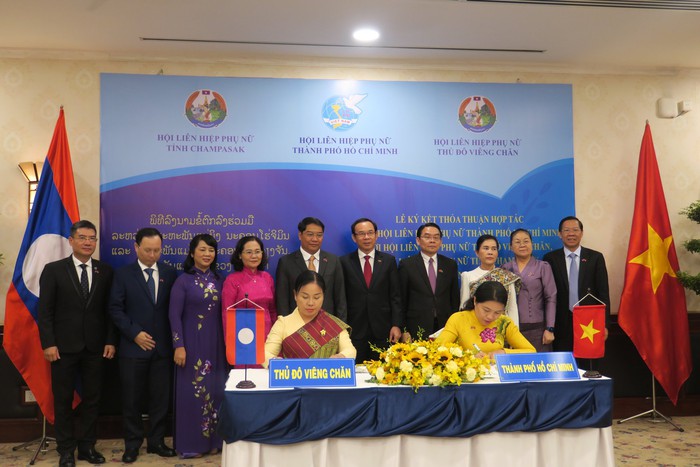 Hội LHPN TPHCM ký kết hợp tác với Hội LHPN thủ đô Viêng Chăn và tỉnh Champasak (Lào) - Ảnh 1.