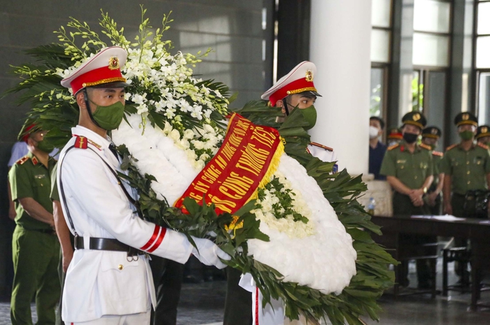 Hội LHPN Việt Nam viếng 3 chiến sĩ hy sinh khi tham gia chữa cháy - Ảnh 6.