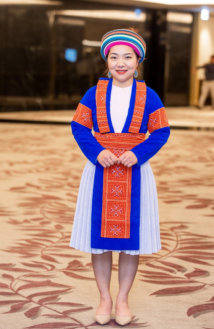 Cô gái Mông khai thác tiềm năng du lịch ở Mèo Vạc  - Ảnh 3.