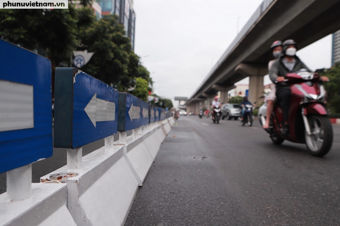 Hà Nội thí điểm tách riêng làn ôtô, xe máy trên đường Nguyễn Trãi ngày từ ngày 06/08 - Ảnh 3.