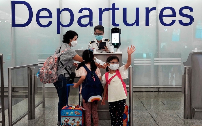 Nỗi lo sụt giảm dân số và “chảy máu” nhân lực khi giới trẻ rời khỏi Hồng Kông 