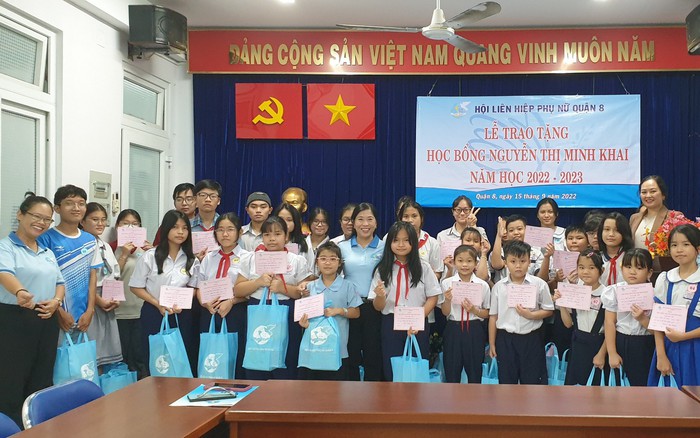 Trao học bổng Nguyễn Thị Minh Khai cho con của hội viên, phụ nữ có hoàn cảnh khó khăn, học giỏi