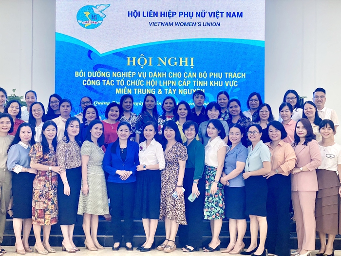 Hội nghị bồi dưỡng nghiệp vụ cho cán bộ phụ trách công tác tổ chức Hội LHPN cấp tỉnh khu vực miền Trung & Tây Nguyên - Ảnh 2.