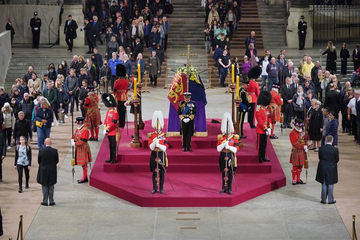 Điểm danh các Hoàng gia đến dự tang lễ Nữ hoàng Anh - Ảnh 1.