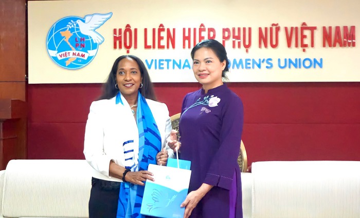 Chủ tịch Hội LHPN Việt Nam và Giám đốc điều hành Trung tâm Thương mại Quốc tế thảo luận các vấn đề liên quan đến hỗ trợ phụ nữ - Ảnh 1.