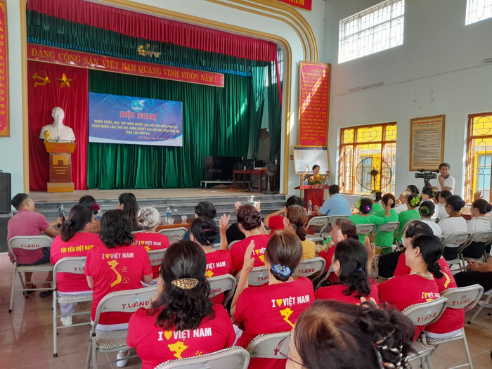Bắc Giang: Tổ chức làm điểm tuyên truyền, quán triệt, triển khai thực hiện Nghị quyết Đại hội Đại biểu Phụ nữ toàn quốc - Ảnh 1.