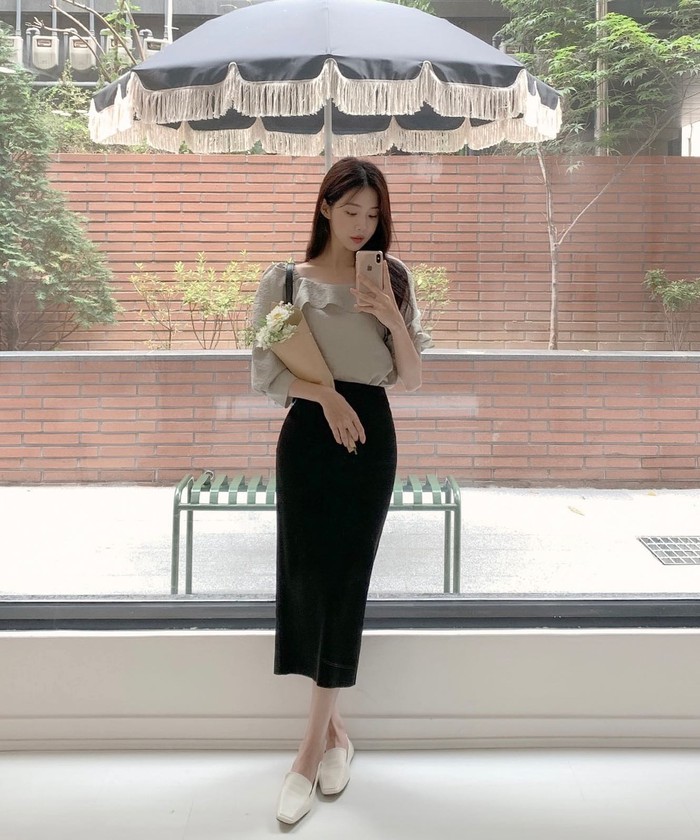 10 cách diện chân váy bút chì thanh lịch của phụ nữ Hàn - Ảnh 4.