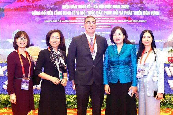Nữ doanh nhân góp tiếng nói tại Diễn đàn kinh tế - xã hội Việt Nam 2022 - Ảnh 1.
