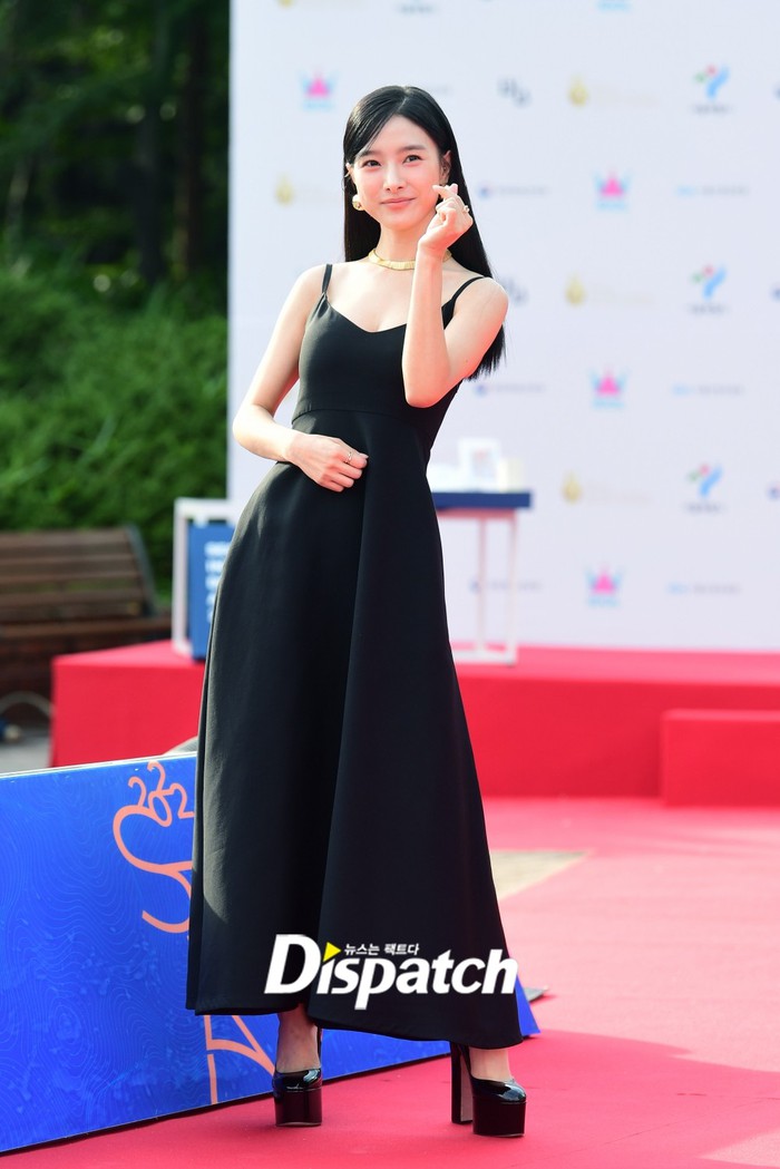 Thảm đỏ Seoul Drama Awards 2022: &quot;Ác nữ Giày Thủy Tinh&quot; đọ sắc với dàn nữ thần Kpop, Kang Daniel - Choi Jin Hyuk bảnh bao ngút ngàn - Ảnh 3.