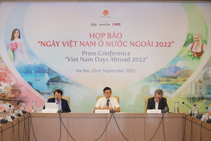 Phó Vụ trưởng Vụ Ngoại giao văn hóa & UNESCO Trần Quốc Khánh chia sẻ thông tin về chuỗi hoạt động