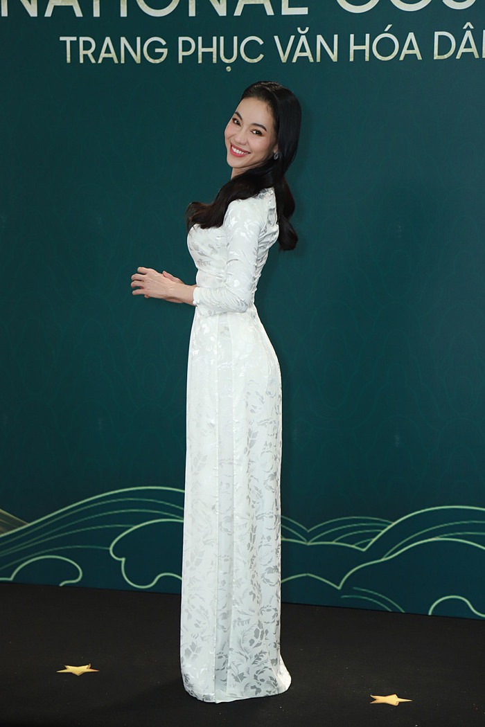 Dàn Hoa hậu Vbiz tề tựu trên thảm đỏ đêm thi Miss Grand Vietnam 2022 - Ảnh 10.