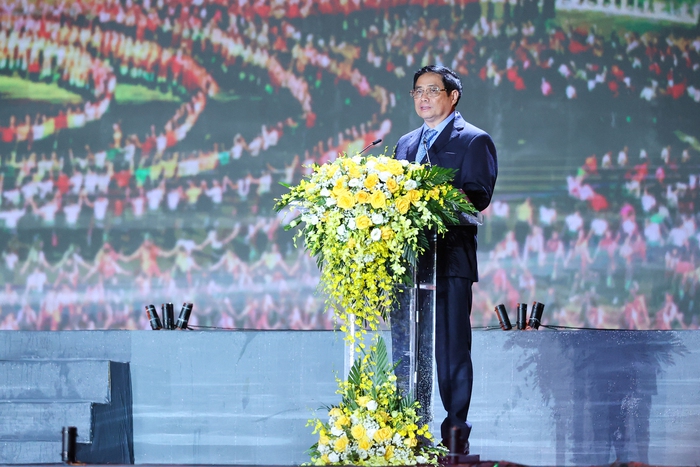 Thủ tướng: Bảo tồn, phát huy và lan tỏa Xòe Thái là trách nhiệm của tất cả chúng ta - Ảnh 1.