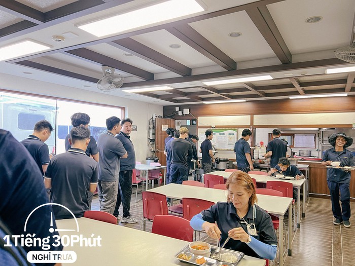 Nhân viên ở Hàn Quốc tiết lộ sự thật bữa cơm trưa tại công ty: &quot;Người ăn áp lực chẳng kém người nấu&quot; - Ảnh 2.