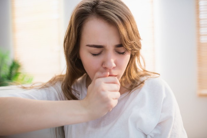 Bị ngứa họng thường xuyên cảnh báo bệnh lý gì? - Ảnh 1.