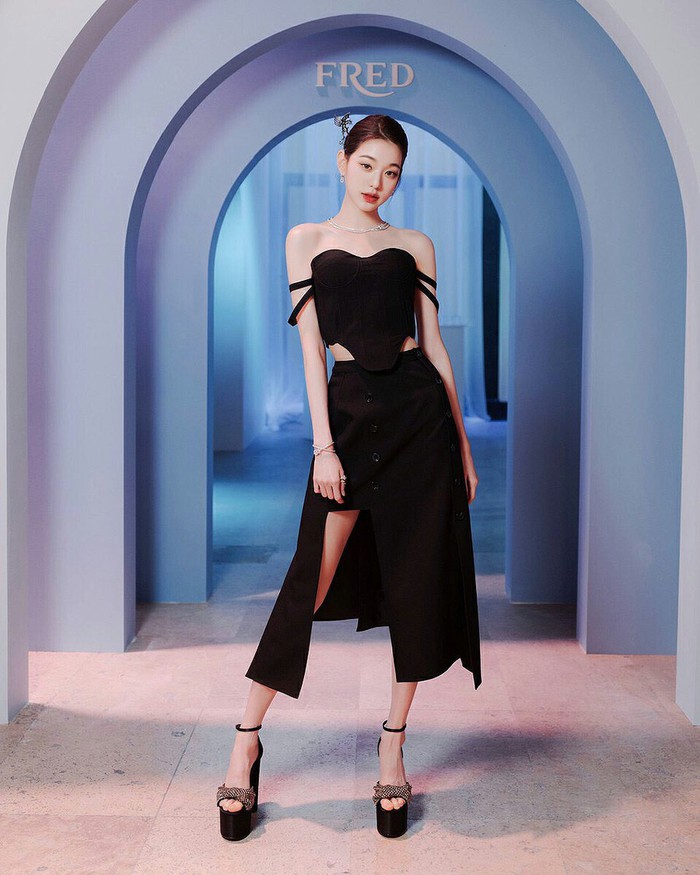 Dàn sao Hàn đổ bộ Paris Fashion Week: Jisoo - Rosé đẹp tựa nữ thần, Jang Won Young xứng danh &quot;thánh body&quot; - Ảnh 3.