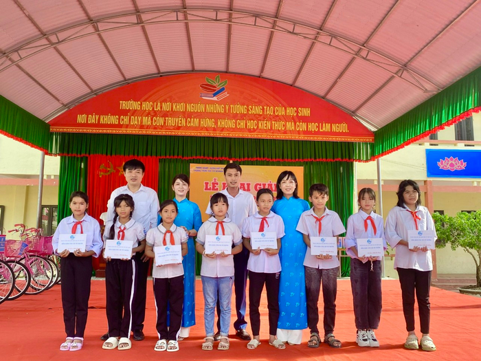 Hội LHPN tỉnh Bắc Giang tặng gần 800 xe đạp cho học sinh khó khăn  - Ảnh 1.