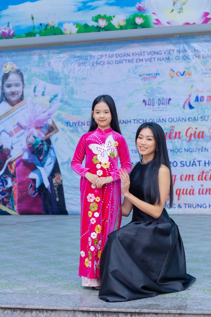 Gia Bảo cùng Hoa hậu Thể thao Việt Nam 2022 Đoàn Thu Thủy