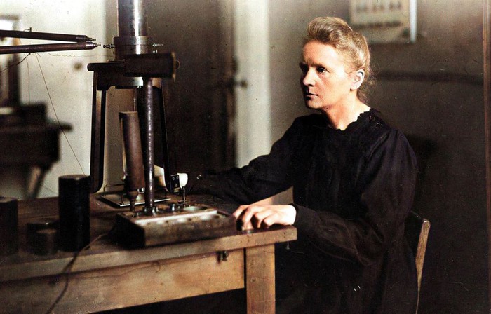 Hình ảnh say mê nghiên cứu của Marie Curie đã truyền cảm hứng cho hàng triệu phụ nữ