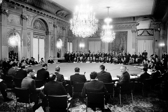 “Sứ giả hòa bình” trên bàn đàm phán Hiệp định Paris - Ảnh 1.