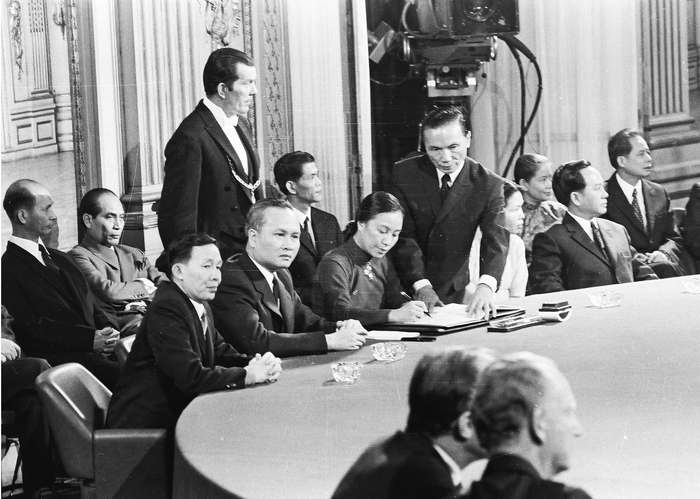 “Sứ giả hòa bình” trên bàn đàm phán Hiệp định Paris - Ảnh 2.