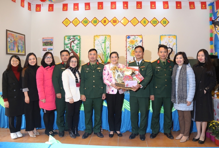 Hội LHPN Việt Nam thăm, chúc Tết hai đơn vị em nuôi nhân dịp Tết Nguyên đán 2023 - Ảnh 1.