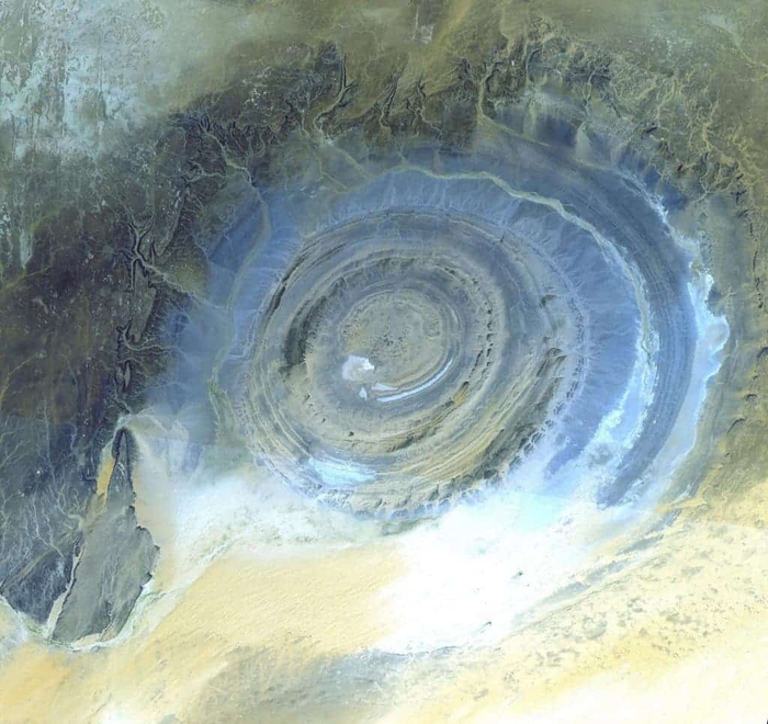 Con mắt của sa mạc Sahara: Cấu trúc bí ẩn hàng triệu năm tuổi - Ảnh 2.