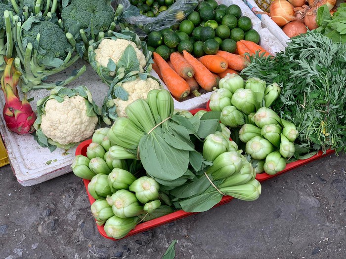 Cập nhật giá rau củ quả tại chợ dân sinh ngày mùng 2 Tết Nguyên đán 2023 - Ảnh 4.