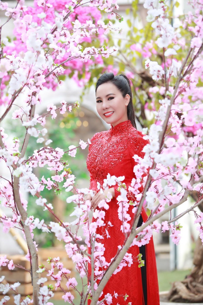 Người đẹp Kim Chi: Tặng quà Tết cũng là một nét đẹp văn hóa - Ảnh 1.