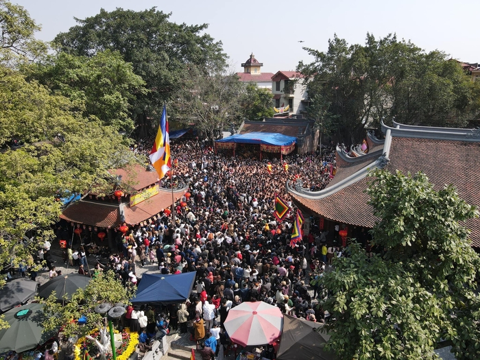 Biển người đổ về lễ hội Đồng Kỵ, Bắc Ninh trong ngày mồng 4 Tết
 - Ảnh 13.