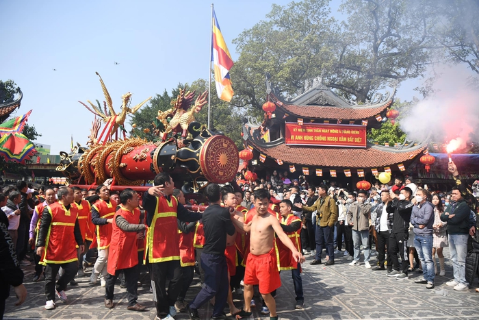 Biển người đổ về lễ hội Đồng Kỵ, Bắc Ninh trong ngày mồng 4 Tết
 - Ảnh 11.