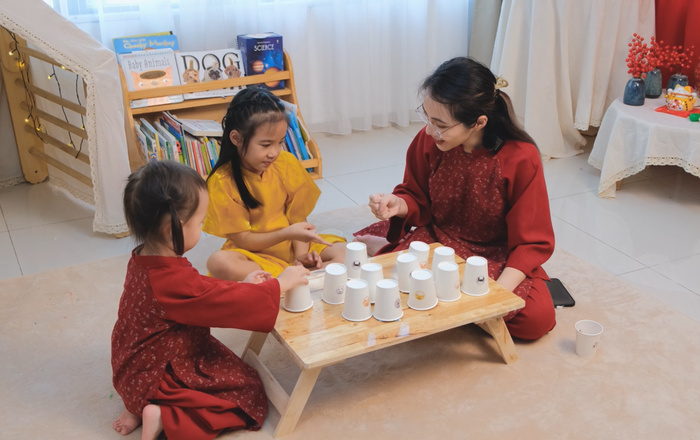 Mẹ Hà Nội tận dụng khoảng thời gian trẻ nghỉ Tết để chơi cùng con, giúp bé hoạt bát hơn - Ảnh 6.