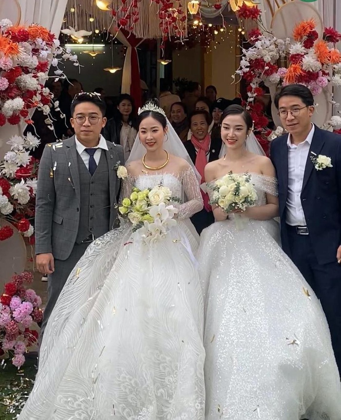 Đám cưới hai cô dâu, hai chú rể tại Nghệ An gây &quot;bão&quot;: Hoàn thành tâm nguyện của bố! - Ảnh 1.