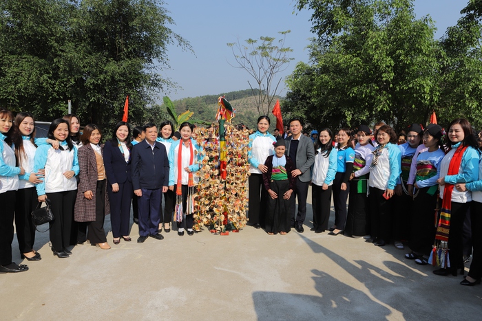 Chủ tịch Hà Thị Nga hưởng ứng Tết trồng tại Thanh Hoá - Ảnh 5.