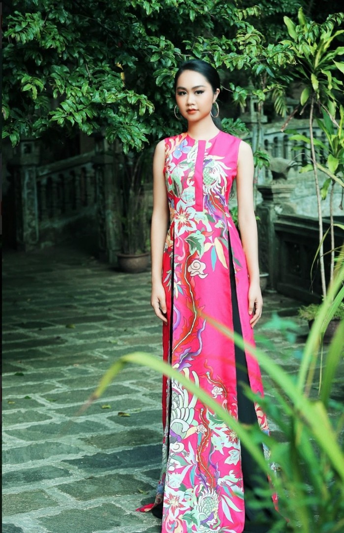 Nhà thiết kế Hồ Trần Dạ Thảo đưa ra bộ sưu tập áo dài gấm chào đón Tết - Ảnh 4.