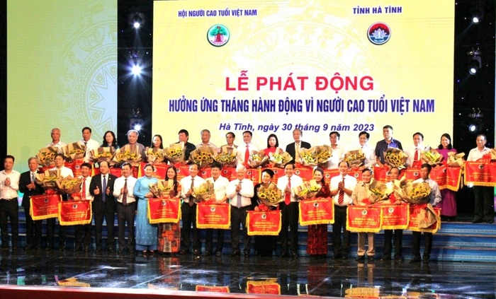 Phát huy nội lực người cao tuổi xây dựng gia đình hạnh phúc, đất nước giàu mạnh - Ảnh 3.