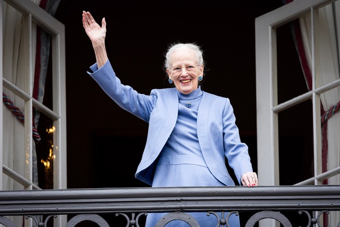 &quot;Kỳ quặc&quot; như Nữ vương Đan Mạch: 83 tuổi, là nguyên thủ quốc gia vẫn đi làm thêm - Ảnh 2.