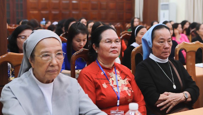 TƯ Hội LHPN Việt Nam gặp mặt, khen thưởng các nữ tu, nữ giáo dân tiêu biểu - Ảnh 4.