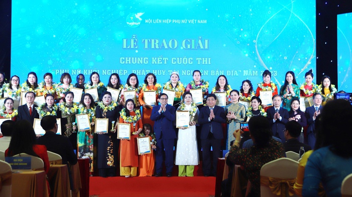 Thủ tướng trao giải Đặc biệt Cuộc thi “Phụ nữ khởi nghiệp, phát huy tài nguyên bản địa” năm 2023  - Ảnh 1.