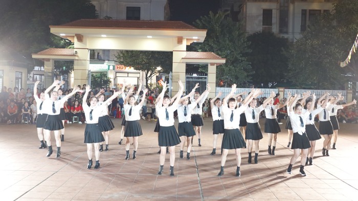 Quảng Ninh: 190.000 phụ nữ đồng diễn dân vũ toàn tỉnh năm 2023 - Ảnh 6.