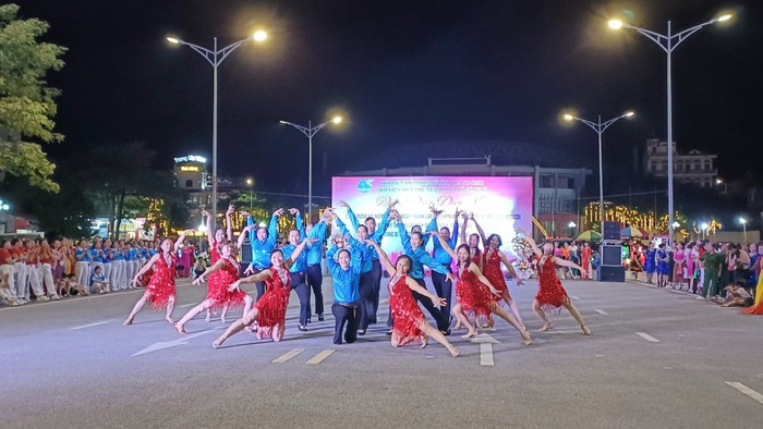 Quảng Ninh: 190.000 phụ nữ đồng diễn dân vũ toàn tỉnh năm 2023 - Ảnh 3.