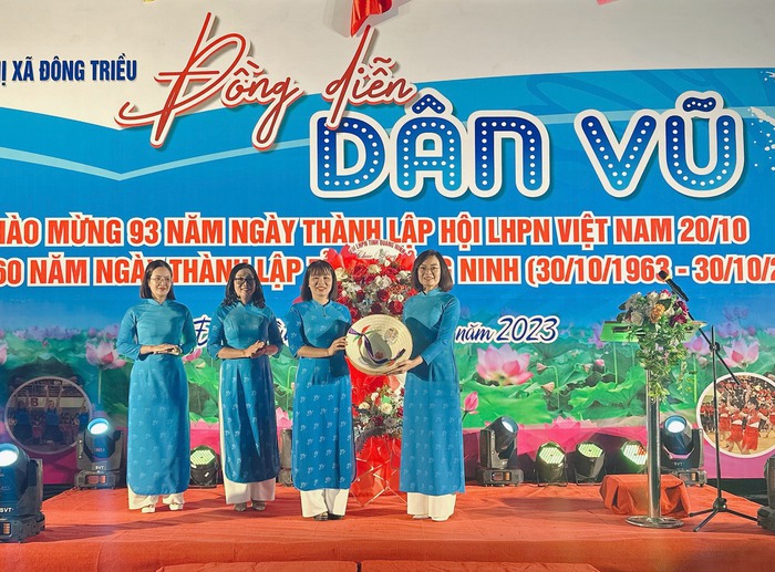 Quảng Ninh: 190.000 phụ nữ đồng diễn dân vũ toàn tỉnh năm 2023 - Ảnh 1.