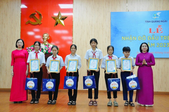 Quảng Ngãi: Lễ nhận đỡ đầu 62 trẻ mồ côi năm 2023 - Ảnh 2.