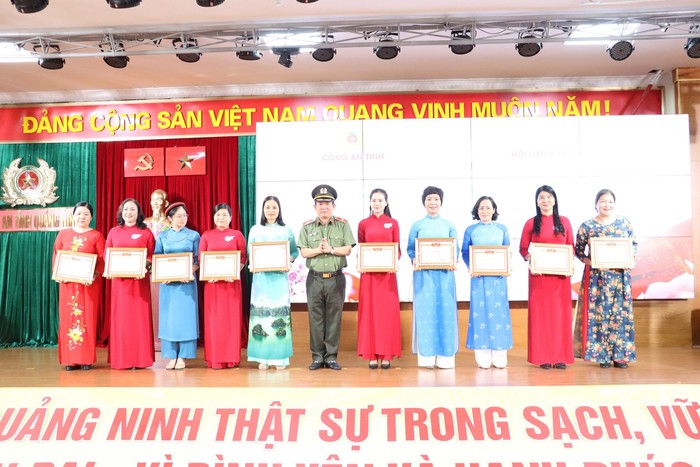 Phát huy vai trò của phụ nữ Quảng Ninh trong phong trào toàn dân bảo vệ an ninh Tổ quốc  - Ảnh 3.