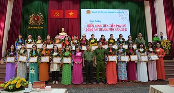 TPHCM; Họp mặt nhân kỷ niệm 93 năm Ngày thành lập Hội Liên hiệp Phụ nữ Việt Nam - Ảnh 4.